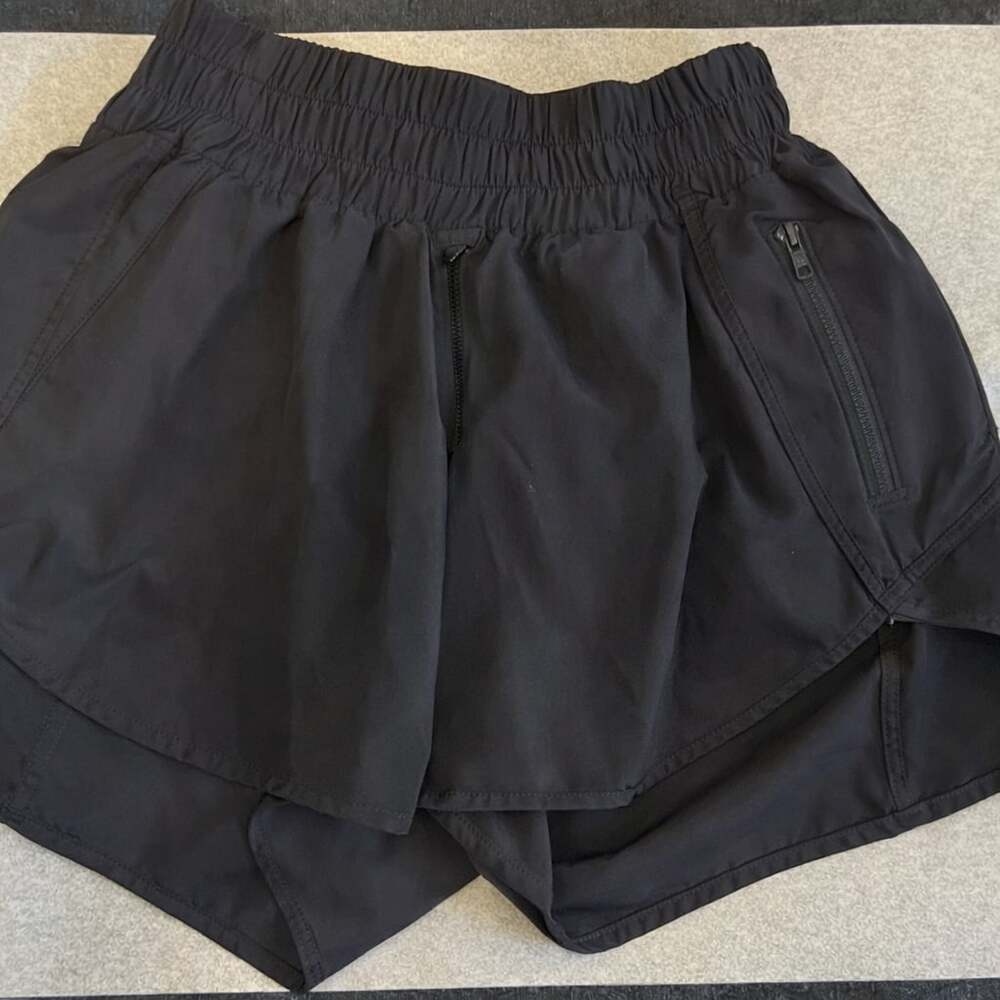 Lululemon Tracker Short V *4" Black Running Shorts Size 4